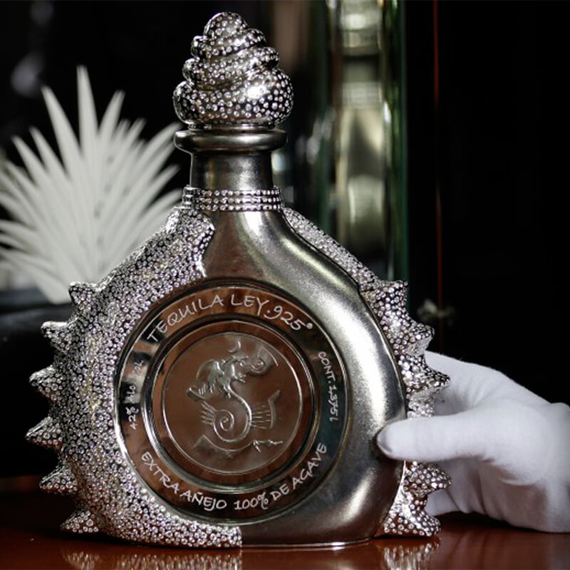 TEQUILA LEY .925 WITH DIAMOND ENCRUSTED PLATINUM BOTTLE TEQUILA LEY .925 WITH DIAMOND ENCRUSTED PLATINUM BOTTLE