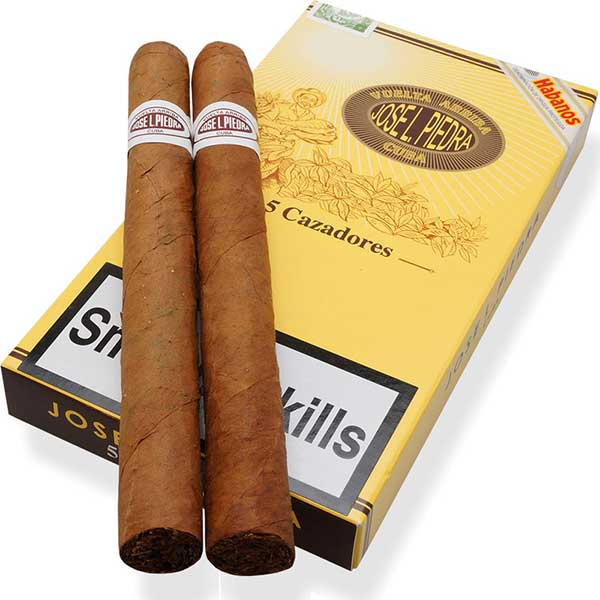 Jose L. Piedra  Petit Cazadores (5 Sticks per Box)