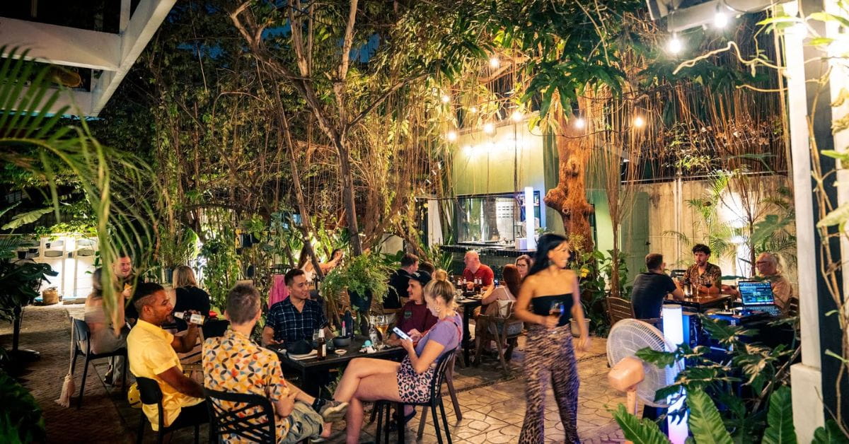Earth House ไวน์บาร์ natural wine และ Mediterranean ย่านทองหล่อ