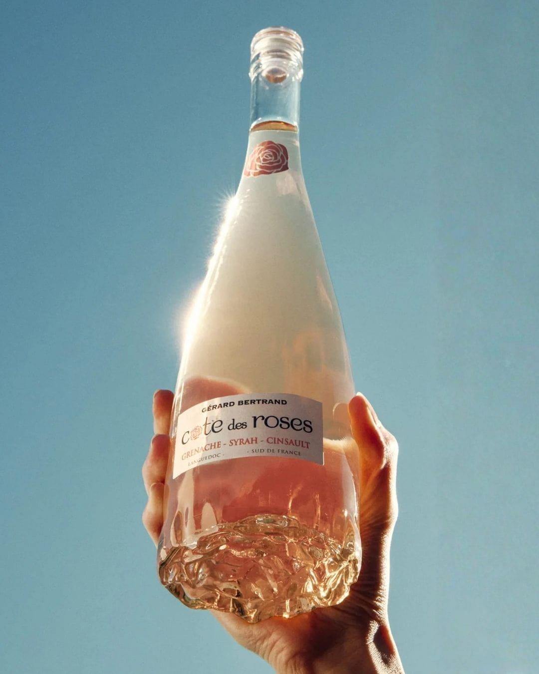 Gérard Bertrand Côte des Roses Rosé ขวดไวน์โรเซ่ทรงกุหลาบจากภาคใต้ฝรั่งเศส