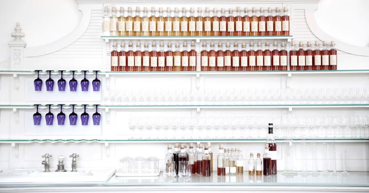 Hennessy Blending Bench