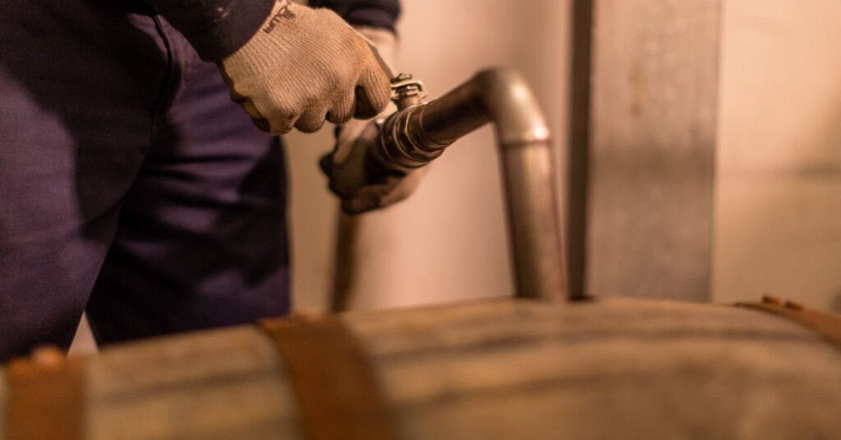 Whisky cask filling