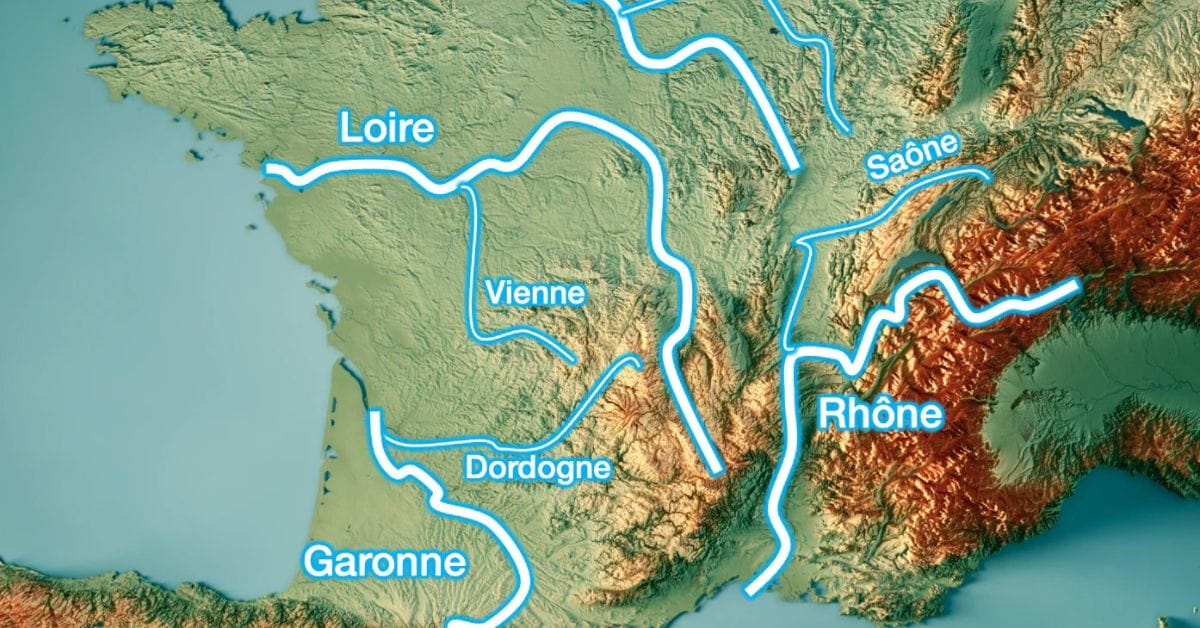 แผนที่แคว้น Loire และ Rhône ของฝรั่งเศส พร้อมขวดไวน์ขาวและแดงวางคู่กัน